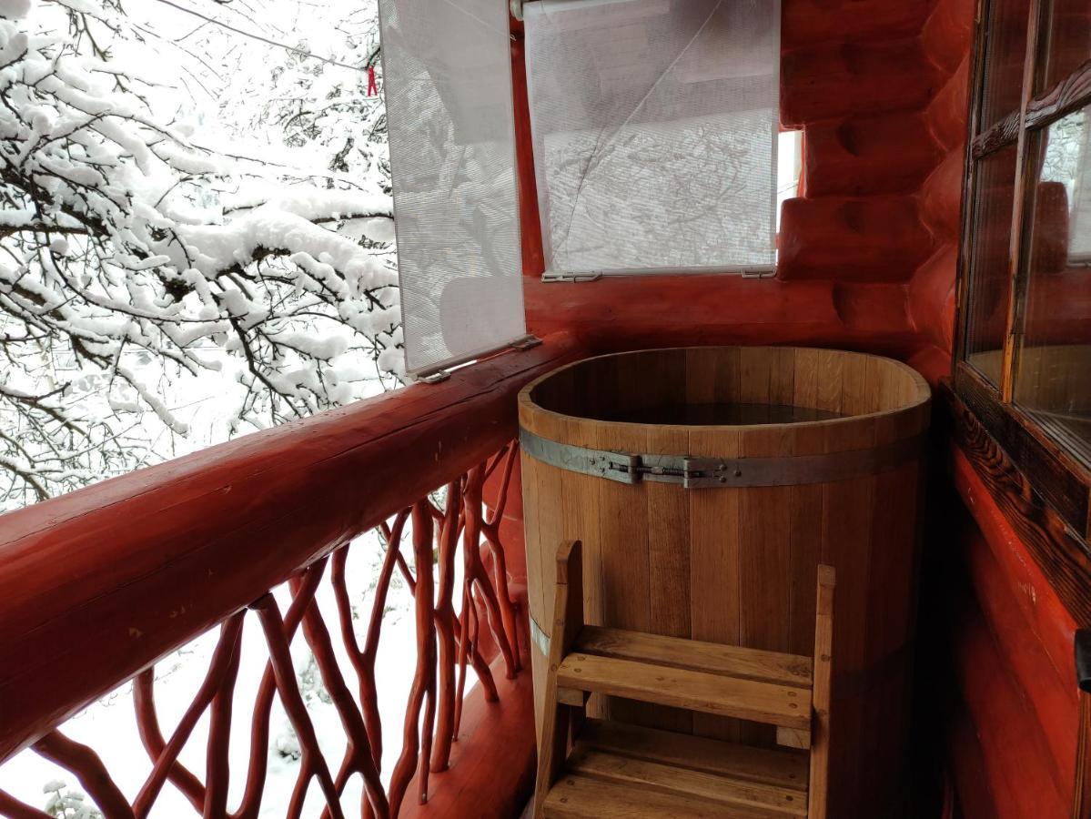 Дерев'Яний Котедж "Казка" Yaremche Exterior foto